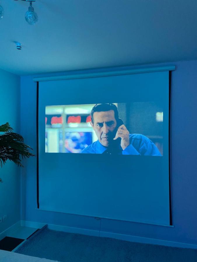 Capsule Miami Vice - Jacuzzi - Billard - Ecran Cinema & Netflix - Ping-Pong - Nintendo & Jeux- リエヴァン エクステリア 写真