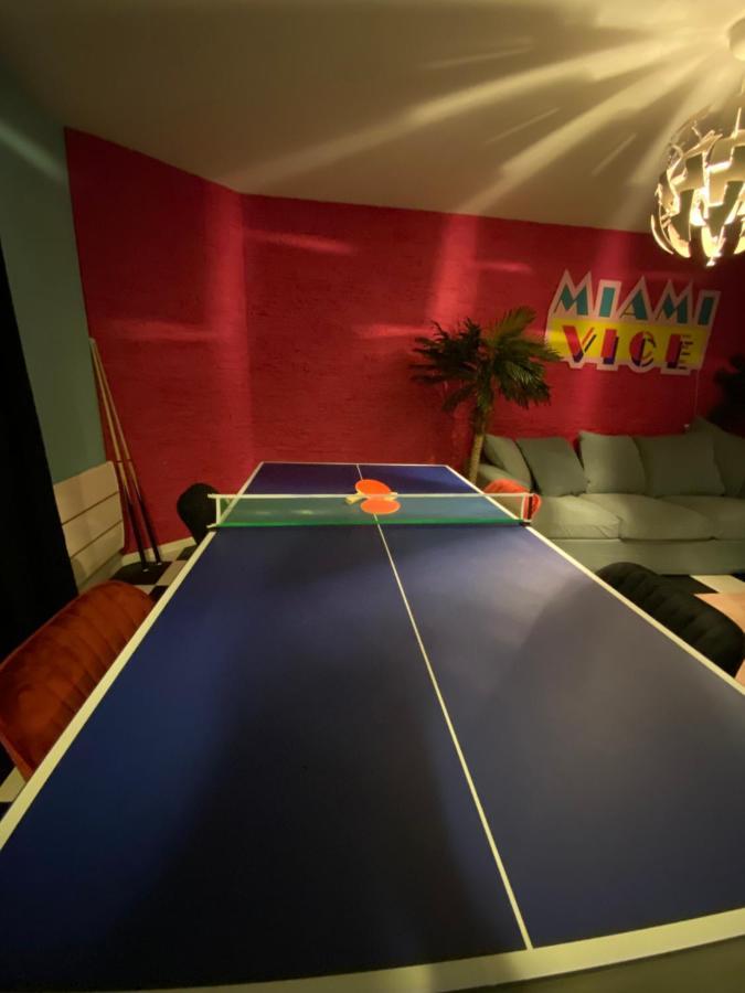 Capsule Miami Vice - Jacuzzi - Billard - Ecran Cinema & Netflix - Ping-Pong - Nintendo & Jeux- リエヴァン エクステリア 写真