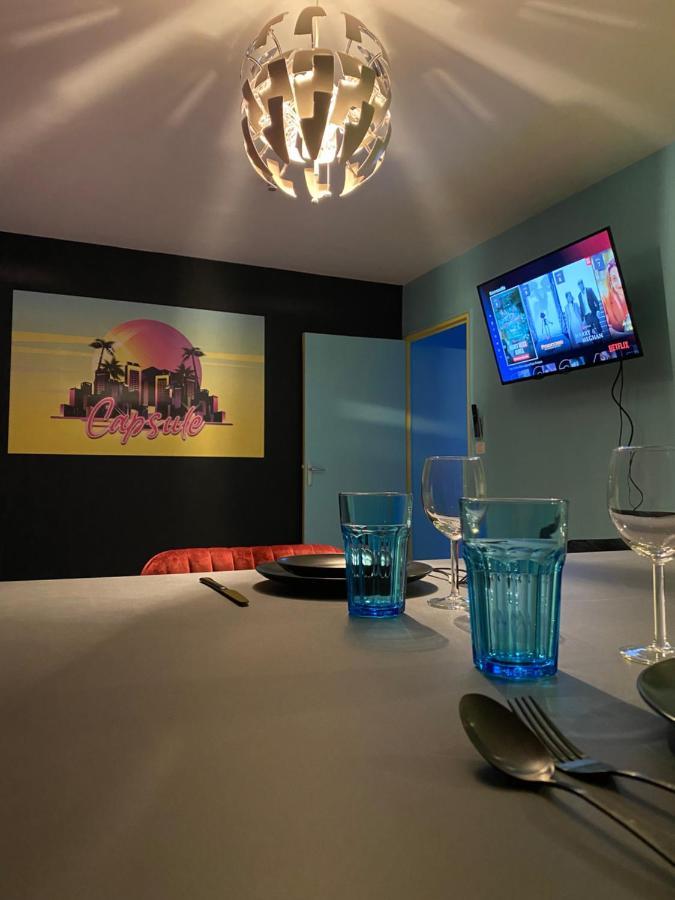 Capsule Miami Vice - Jacuzzi - Billard - Ecran Cinema & Netflix - Ping-Pong - Nintendo & Jeux- リエヴァン エクステリア 写真