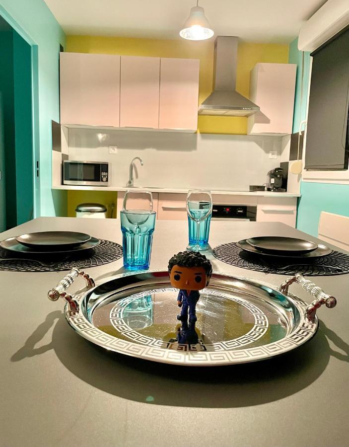 Capsule Miami Vice - Jacuzzi - Billard - Ecran Cinema & Netflix - Ping-Pong - Nintendo & Jeux- リエヴァン エクステリア 写真