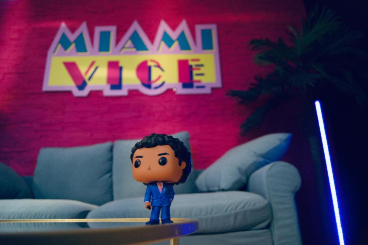 Capsule Miami Vice - Jacuzzi - Billard - Ecran Cinema & Netflix - Ping-Pong - Nintendo & Jeux- リエヴァン エクステリア 写真